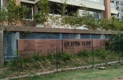 🏠 5BHK Flat on Rent