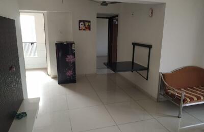 🏠 2 BHK Semi-Furnished Flat for Rent