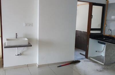 🏢 3BHK High-Rise Semi-Furnished Apartment for Rent