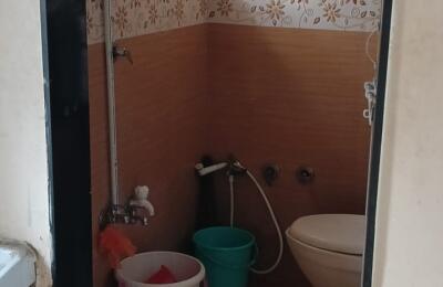 🏢 2BHK Low-Rise Semi-Furnished Apartment for Resale