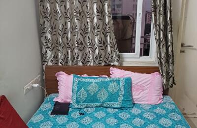 🏢 2BHK High-Rise Semi-Furnished Apartment for Resale