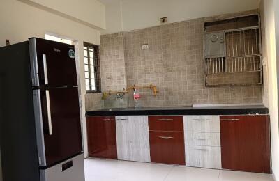 🏠 2BHK High-Rise Apartment for Rent