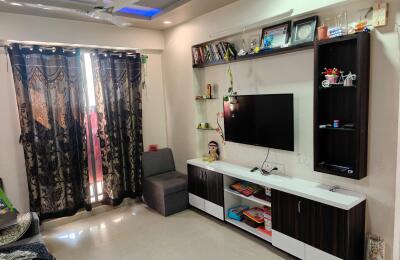 🏠 1BHK High-Rise Apartment for Rent - HT1758196287