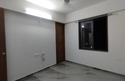 🏢 2BHK Semi-Furnished High-Rise Apartment for Rent