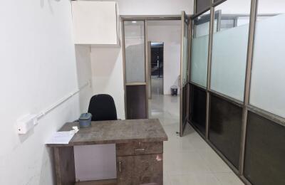 🏢 Semi-Furnished Office for Rent