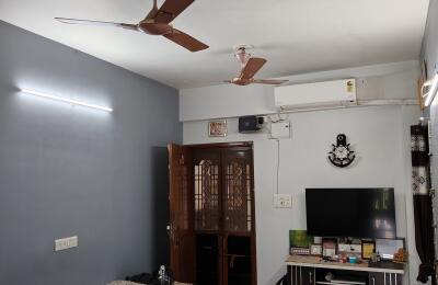 🏠 2BHK Semi-Furnished Low-Rise Apartment – Resale