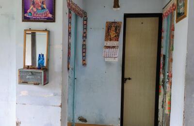 🏢 2BHK Semi-Furnished Low-Rise Apartment for Resale