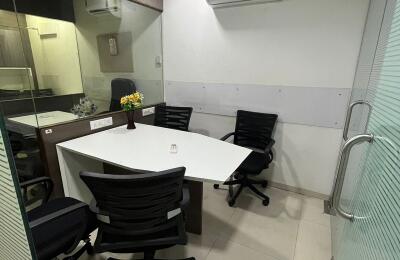 🏢 Furnished Office – For Rent