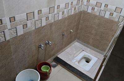 🏡 FOR RENT – 1 Room & Kitchen Tenement