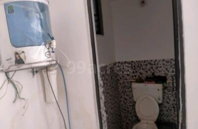 🏡 FOR RENT – 1BHK Semi-Furnished Apartment