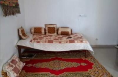 🏠 2BHK Semi-Furnished Apartment for Rent
