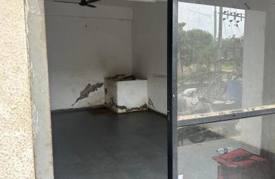 🏪 Commercial Shop for Rent