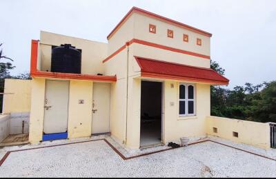 🏠 1 Room Tenement for Rent