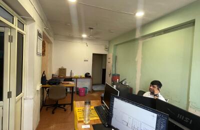 🏢 Semi-Furnished Office for Rent