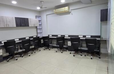 🏢 Office Space – For Rent