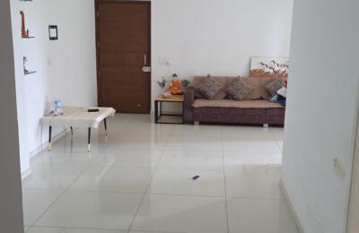 🏠 3BHK High-Rise Unfurnished Apartment for Rent