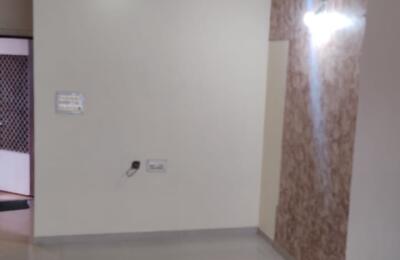 🏢 3BHK Semi-Furnished High-Rise Apartment for Rent