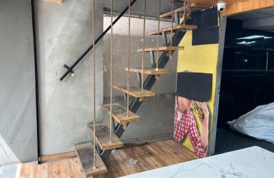 🏢 Showroom for Ren